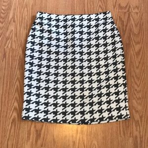 Banana Republic Houndstooth Pencil Skirt